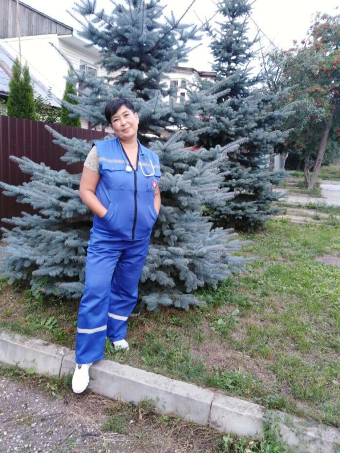 Врачу скорой из Подольска вручили сертификат на квартиру