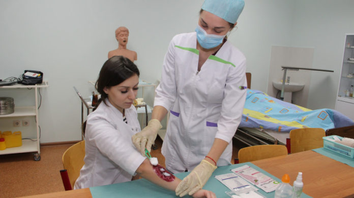 Вниманию подольчан: конкурс при поступлении в медколледжи Подмосковья превысил 5 человек на место