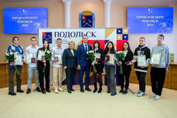 Еще несколько юных подольчан переедут в собственные квартиры