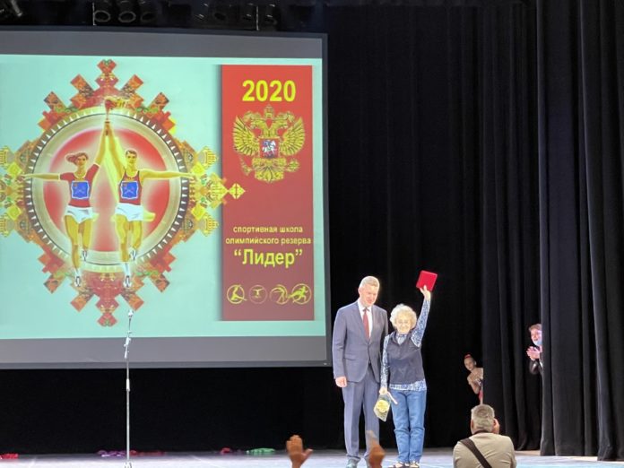 Тренера по спортивной гимнастике из Подольска наградили почетным знаком «За добро и милосердие»