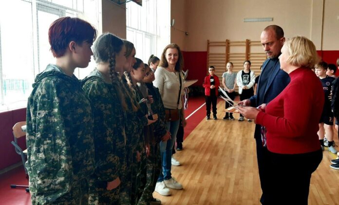 На базе подольской школы №34 были организованы соревнования по лазерному бою