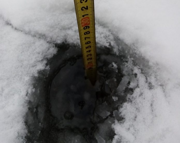 О толщине льда на Пахре 1 февраля