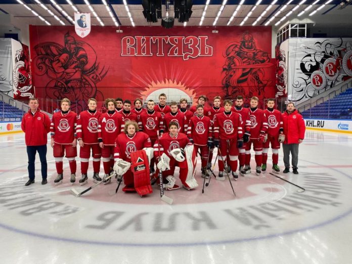 Начался финал первенства ЦФО среди выпускников хоккейных школ в Подольске