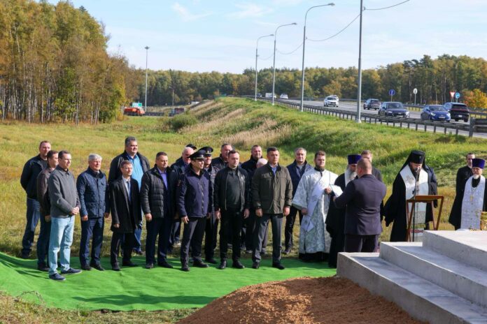 Поклонный крест установлен на въезде в Подольск