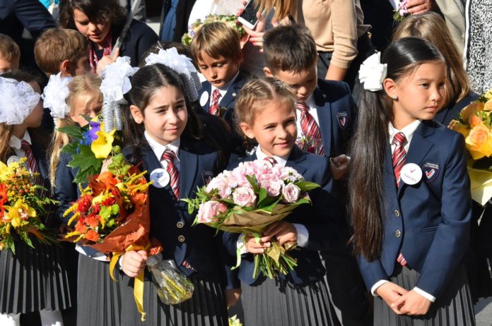 К сведению подольчан: для зачисления в 1 класс в Подмосковье теперь не нужны оригиналы...