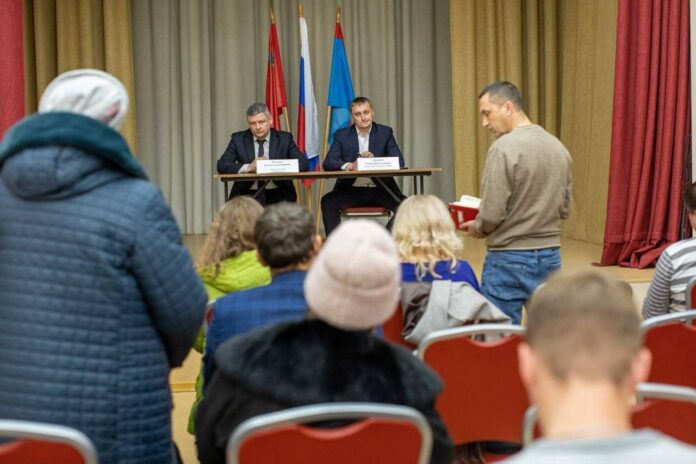 Насущные вопросы задали жители п. Железнодорожный профильным специалистам из сфер ЖКХ