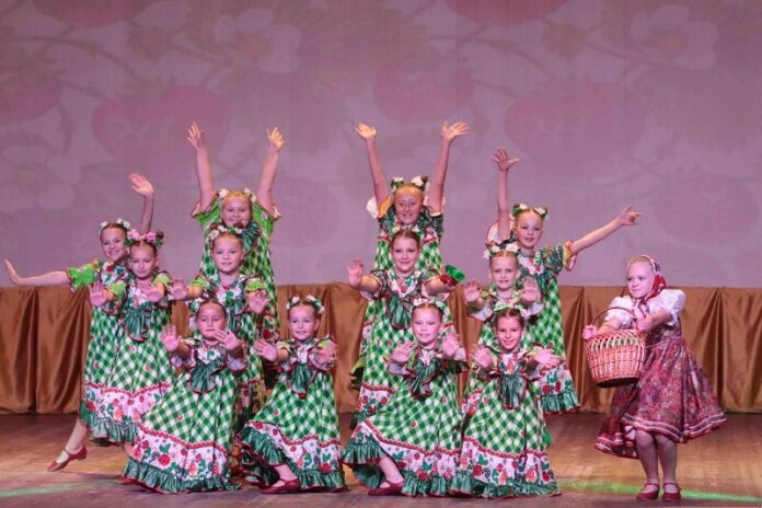 В Доме культуры «Металлург» микрорайона Львовский прошел концерт для изберателей 13 сентября