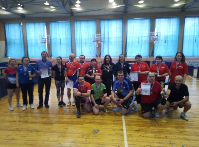 В ДК «Октябрь» прошли соревнования по настольному теннису