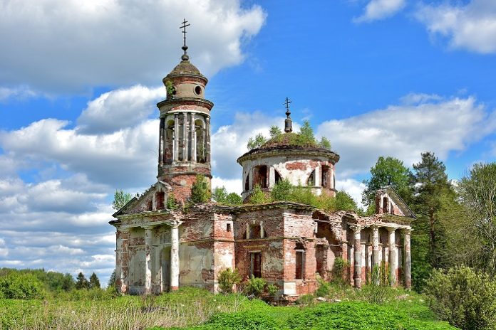 Древний храм в урочище Теплое