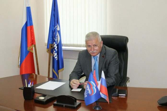 С Днем России поздравляет жителей Подольска депутат Московской областной Думы Павел Максимович