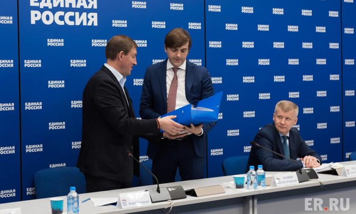 «Единая Россия» передала Минпросвещения реестр школ в регионах, нуждающихся в капремонте