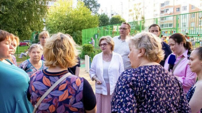 Любовь Ушанева провела встречу с жителями