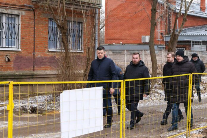 Глава Подольска проверил ход реконструкции теплосетей в микрорайоне Шепчинки