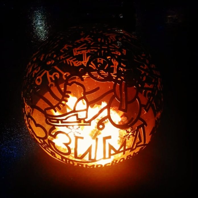 В парке имени Виктора Талалихина установили Теплый очаг