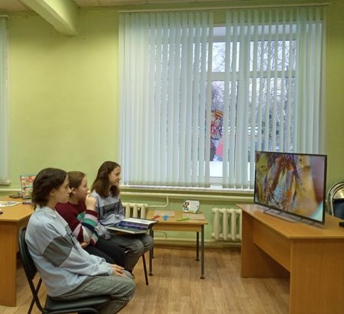 Информ-обозрение «Чудо техники – микроскоп» прошло в библиотеке № 10