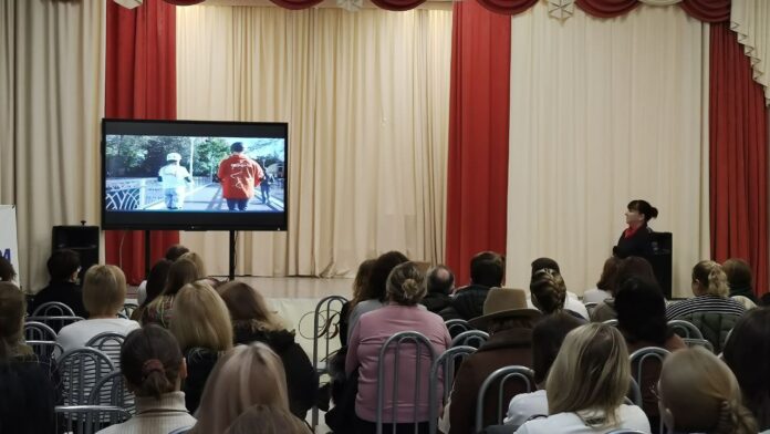 Сотрудники Госавтоинспекции Московской области приняли участие в общешкольном родительском собрании