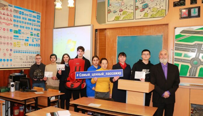 В Подольске автоинспекторы провели семинарские занятия по ПДД для слушателей автошкол