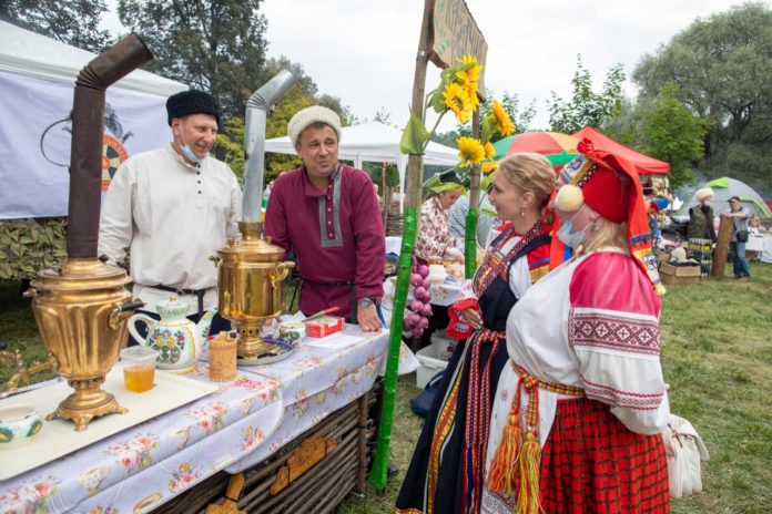 14 подольских фермерских предприятий представили свою продукцию на фестивале «Славянское подворье»