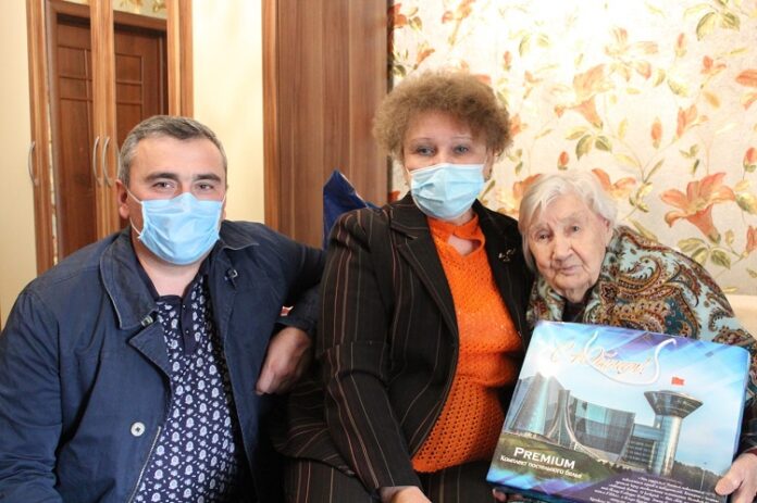 Труженица тыла Мария Михайловна Никитина принимала поздравления с 95-летием 13 августа