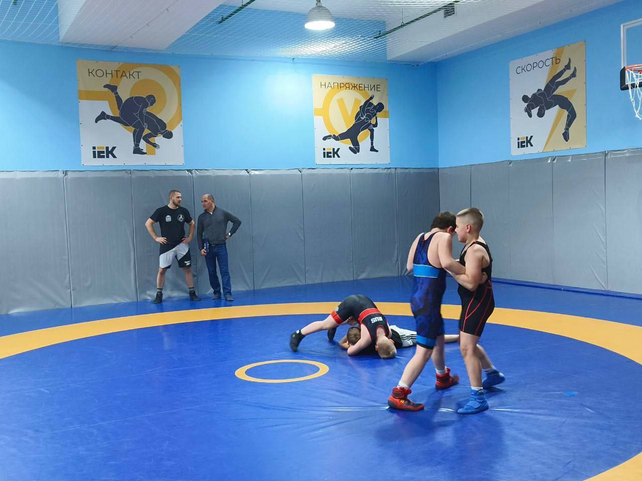 Подольские борцы побеждают на всероссийском уровне: депутат поддержал юных спортсменов