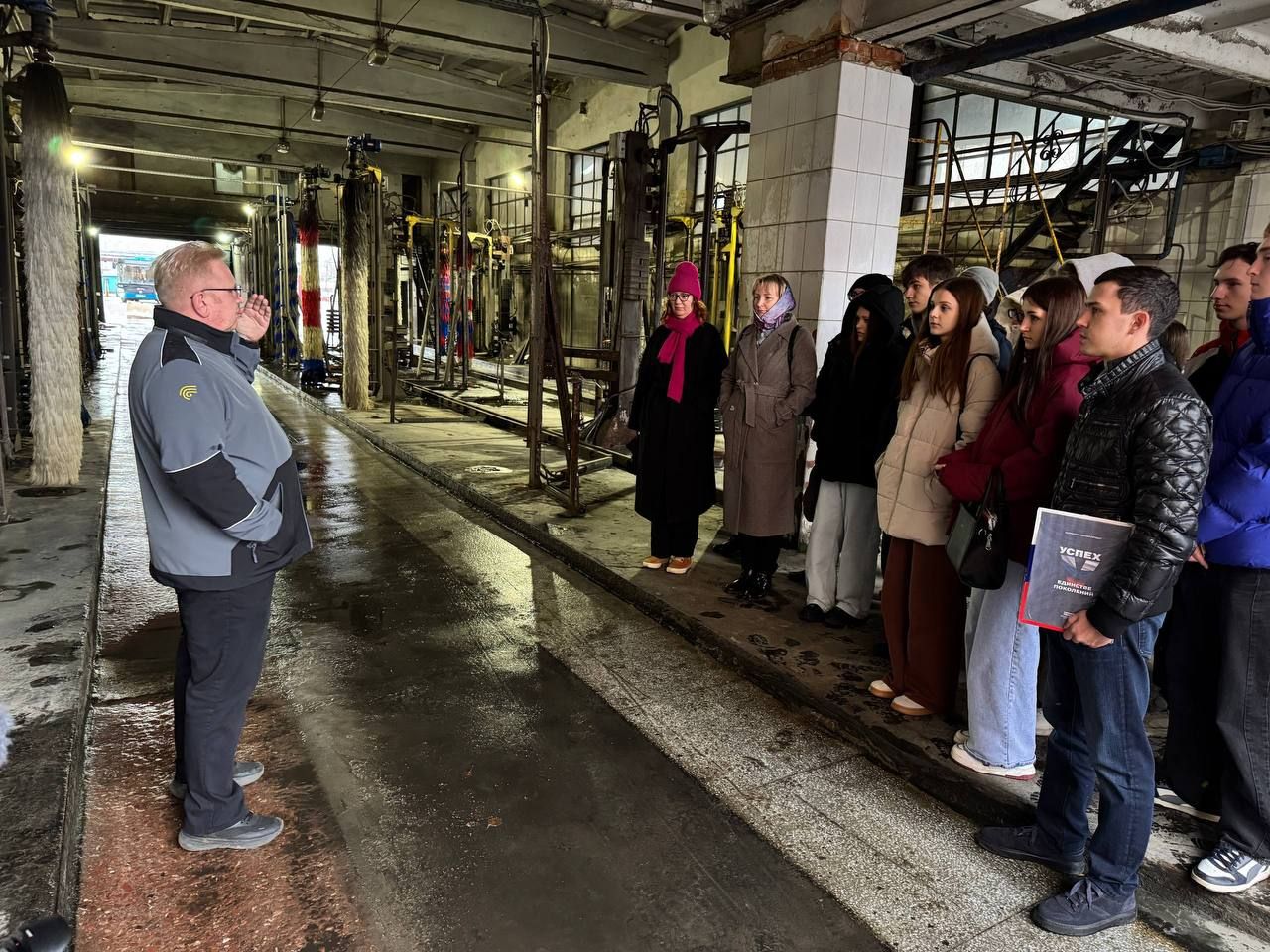 Профориентационная экскурсия для подольских студентов в Мострансавто