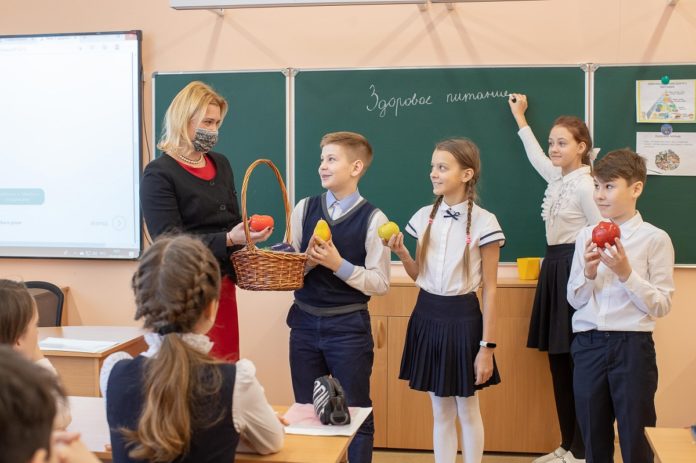 Интерактивные видеоуроки на темы национальных проектов в России состоялись в Гимназии имени Подольских курсантов