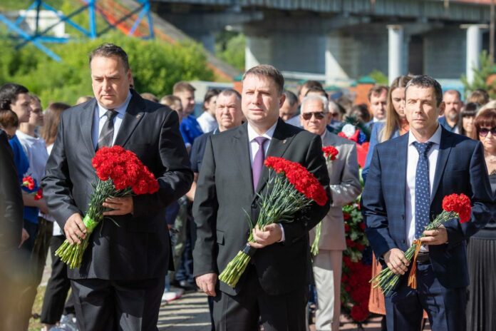 Партийцы Подольска почтили память тех, кто отдал свои жизни в Великой Отечественной войне