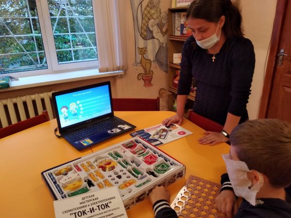 Мастер-классы идут в детской библиотеке № 27