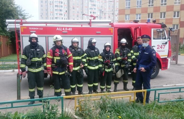 Пожарные 247 части Подольска потушили пожар в школьной столовой