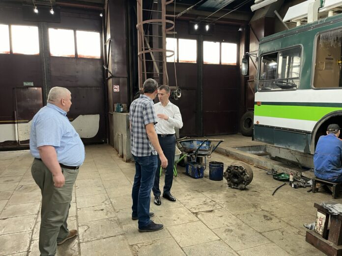 Замглавы г. о. Подольск провел осмотр троллейбусного парка