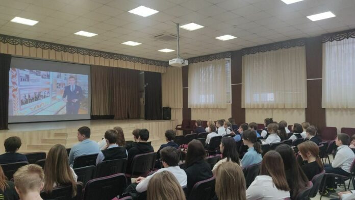 Открытый онлайн-урок о Битве за Москву педагог из Подольска