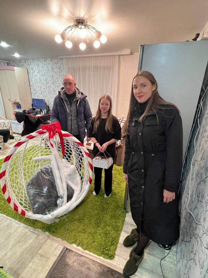 Исполнительный секретарь Подольского отделения Партии «Единая Россия» исполнила желания детей участников СВО