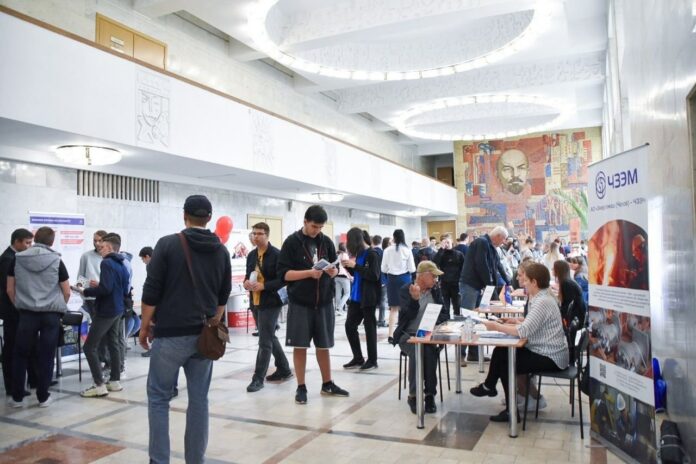 В Подольске прошел второй этап Всероссийской ярмарки трудоустройства «Работа России. Время возможностей»