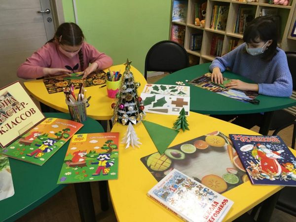 Мастер-класс «Чудо ёлочка» состоялся в библиотеке № 10