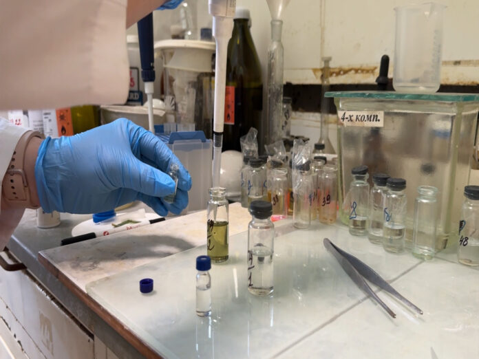 В г.о. Подольск полицейские задержали иностранного гражданина, подозреваемого в незаконном обороте прекурсоров наркотических средств