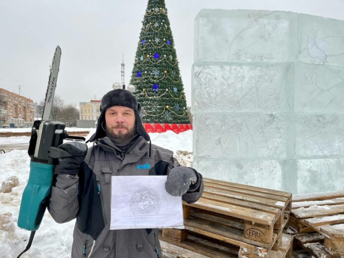 Мастера ледовых скульптур приступили к созданию сказочных героев в сквере Поколений Подольска