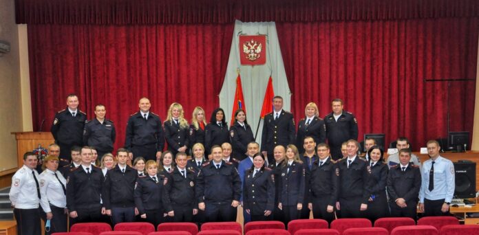 C профессиональным праздником поздравили участковых уполномоченных полиции в Подольске