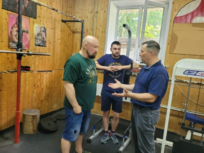 Тренажерный зал молодёжного центра «Ровесник» пополнился новым силовым оборудованием