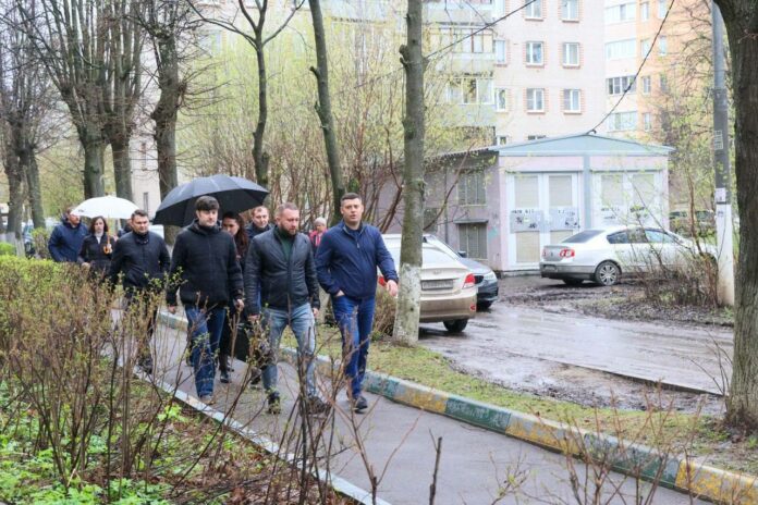 Секретарь подольского отделения партии «Единая Россия» провел обход улиц Литейной, Народной, Подольских Курсантов