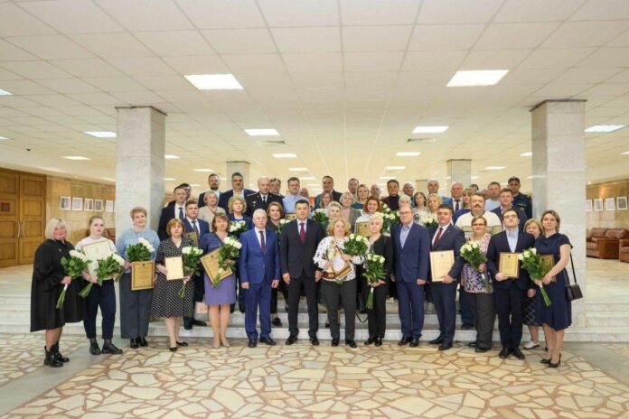 Каждый апрель чествуем настоящих профессионалов своего дела, тех, кто неустанно работает на благо нашего...