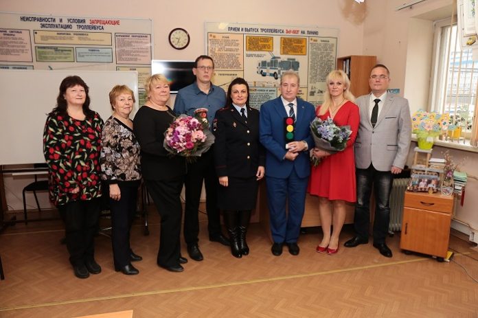 ГИБДД поздравила водителей троллейбусов Подольска с Днем автомобилиста