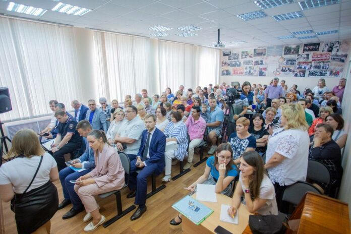 Более 100 жителей округа посетили отчётное собрание в мкр. Шепчинки