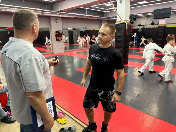 Депутат горокруга Подольск встретился главным тренером клуба по рукопашному бою «Патриот»