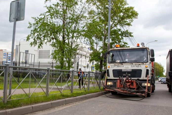 Коммунальные службы наводят порядок на общественных территориях Подольска