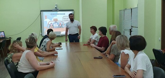 В Культурно-просветительском центре «Дубровицы» горокруга Подольск прошла беседа о безопасной перевозке детей, как в...