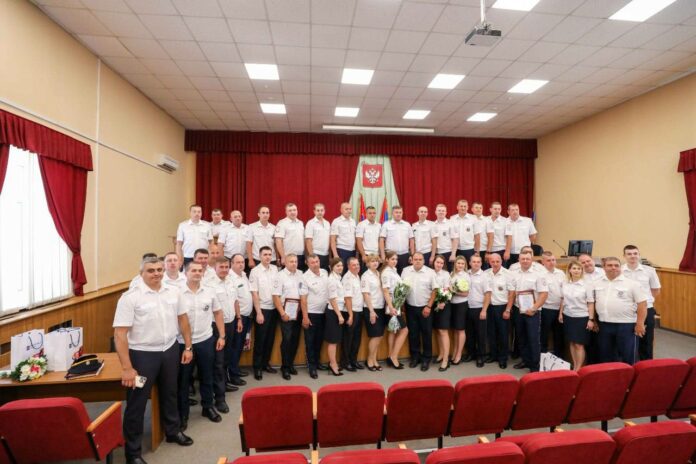 Глава округа поздравил служащих Госавтоинспекции с профессиональным праздником