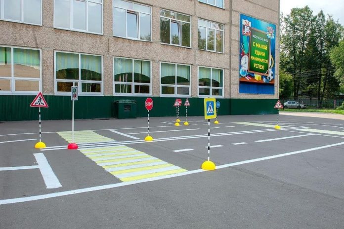 Николай Пестов проверил образовательные учреждения в округе к новому учебному году