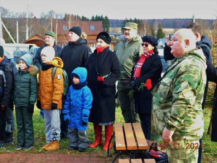 Барельеф для мемориала в деревне Тетеринки создал подольский скульптор