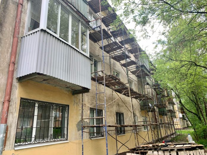 В Большом Подольске продолжается  Капитальный ремонт фасадов домов