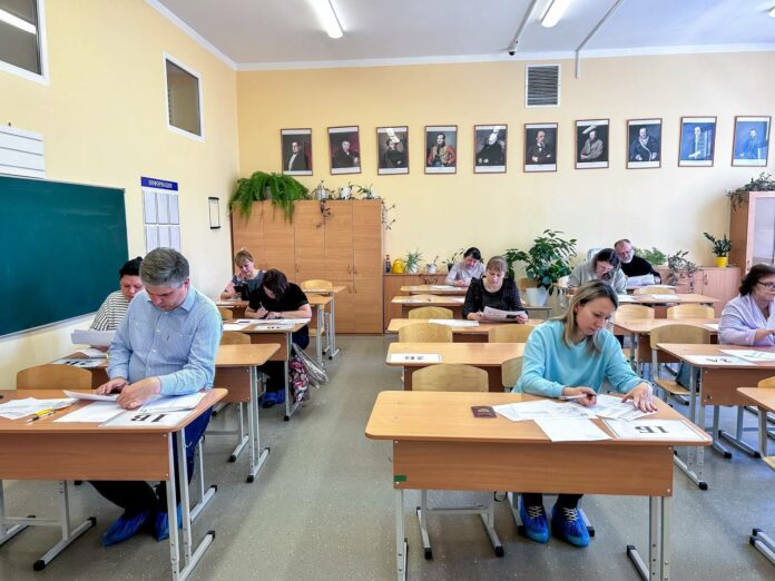 В Подольске ЕГЭ по истории сдали родители